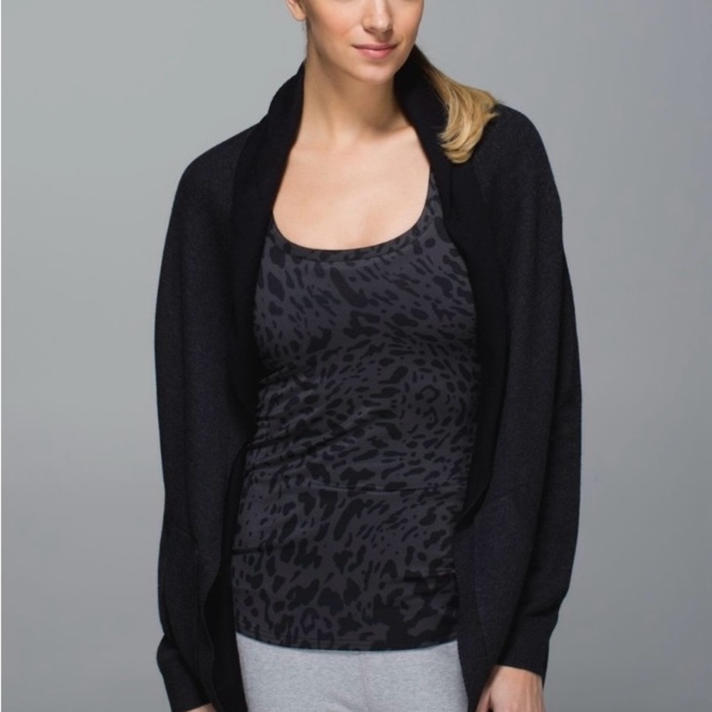 Women’s Lululemon Cabin Yogi Wrap - Size 10 - NWT